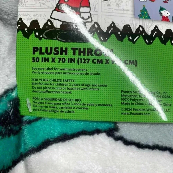Peanuts Snoopy Woodstock Christmas Tree Plush Throw Blanket 50x70 Gray Holiday - Picture 3 of 6